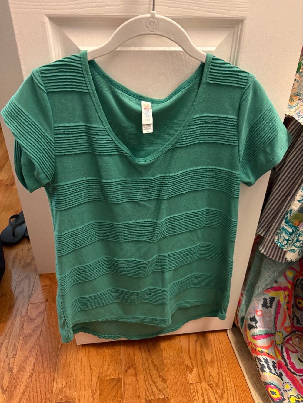 Lularoe green XS shirt Like new